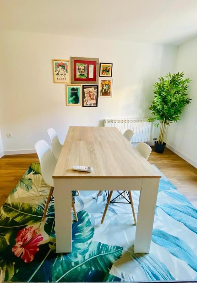La Casa Del Rock Apartment Aranda de Duero Bagian luar foto