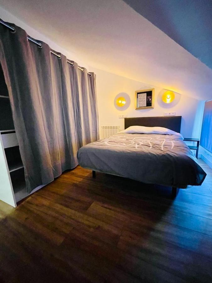 La Casa Del Rock Apartment Aranda de Duero Bagian luar foto