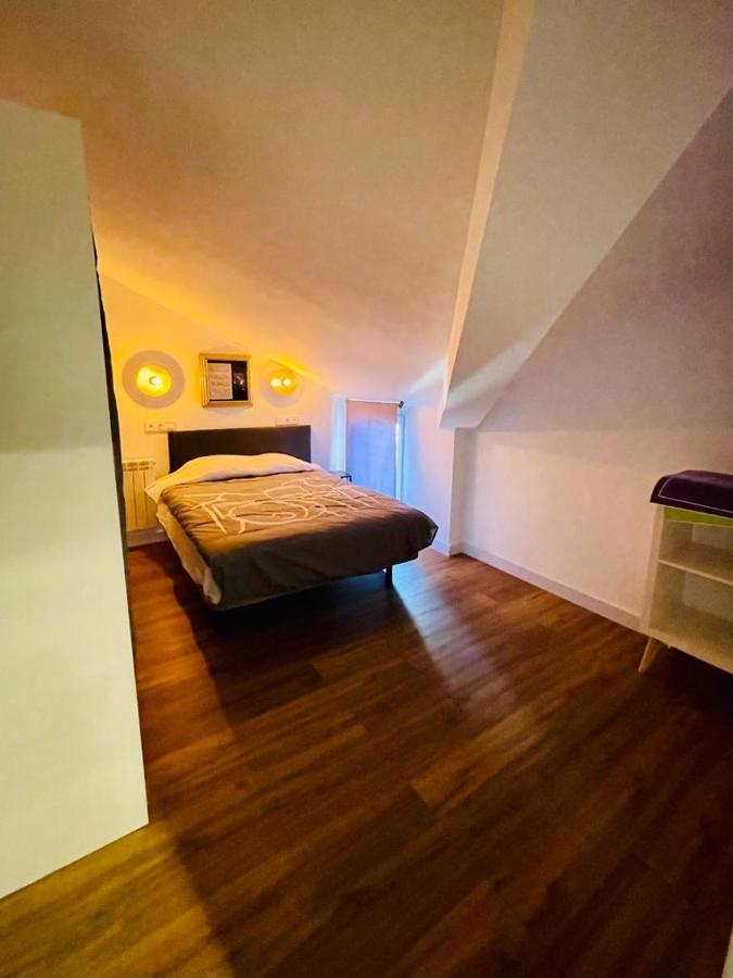 La Casa Del Rock Apartment Aranda de Duero Bagian luar foto